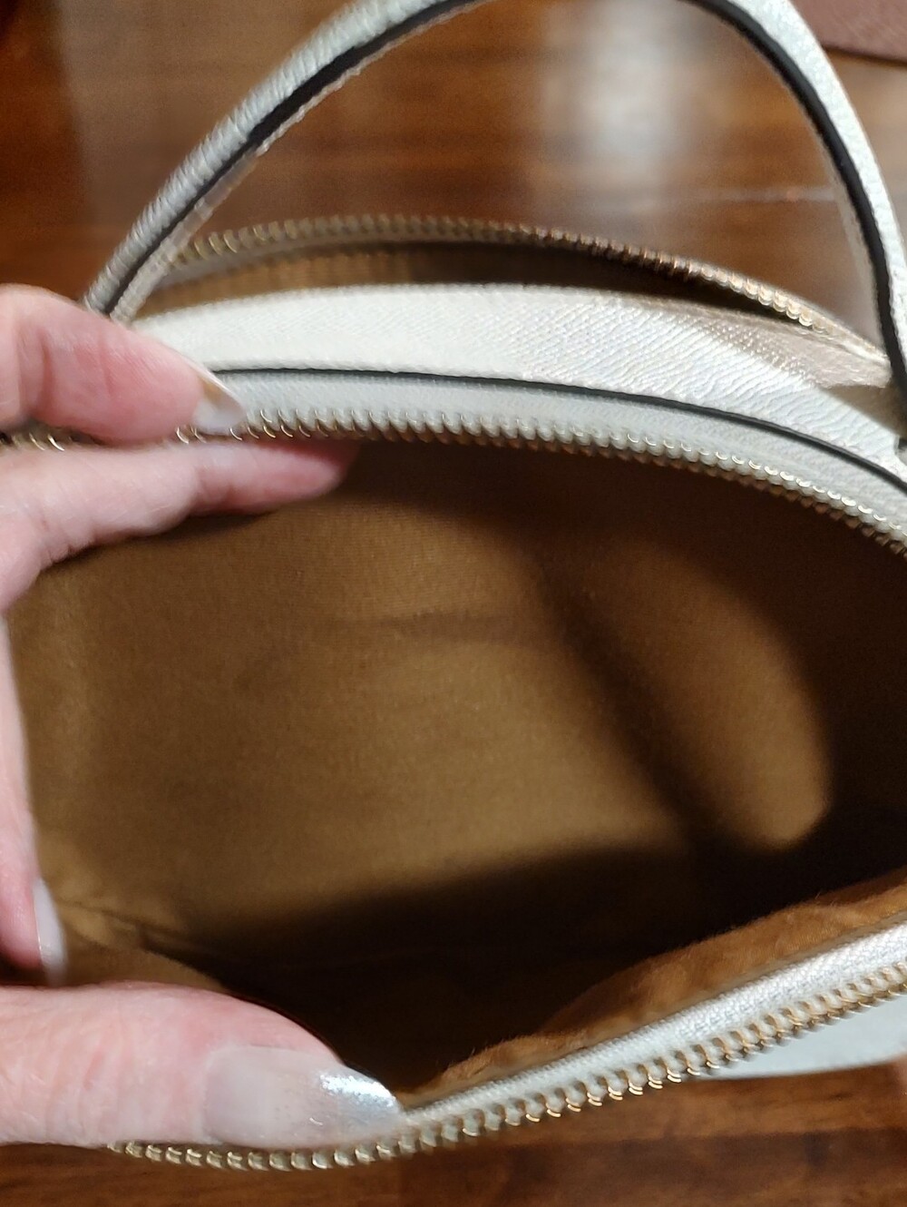 Coach Cream Leather Dome Crossbody with Gold Hardware - Picture 5 of 9